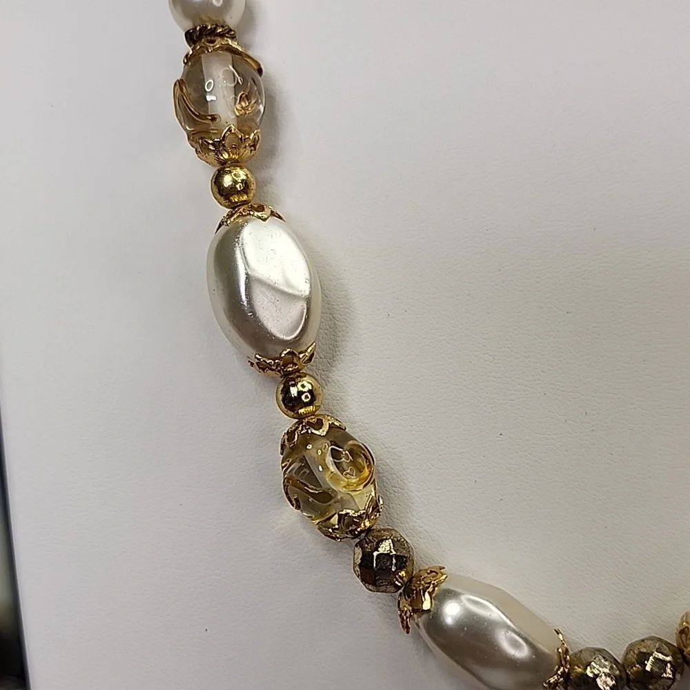 Elegant Gold Tone, Faux Pearl w Glass Beads Necklace - Picture 3 of 7
